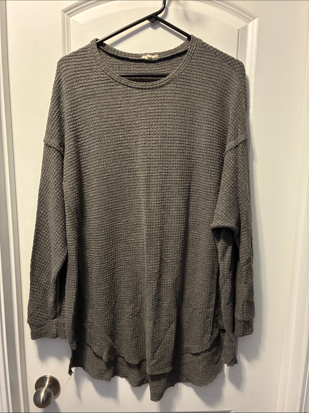 Jodifl Cozy Waffle Knit Long Sleeve Tunic - Gray